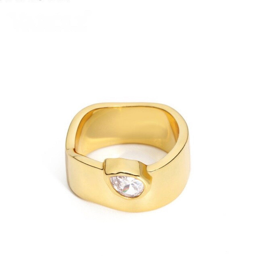 Golden waves ring